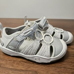 KEEN toddler size 7 sandals silver
